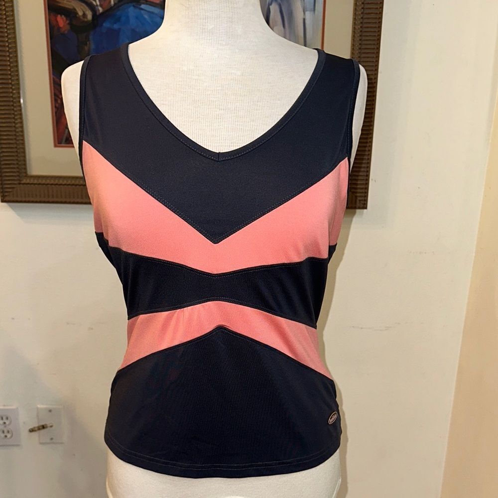 bolle’ Women's V-Neck Chevron Tank Top - Coral/Pewter Gray